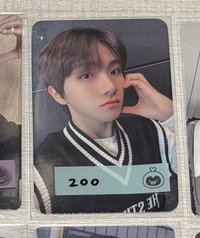 WHO! dmm2.0 簽售卡 比心