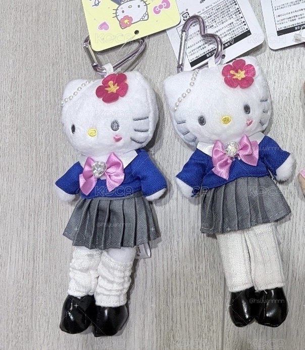 白皮制服長腿Kitty