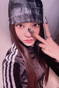 FAMOUS yeti 幸運卡 