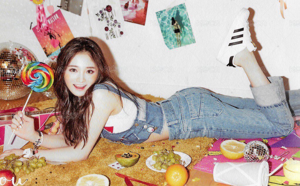 I.O.I 迷1 特別版 海報  背面