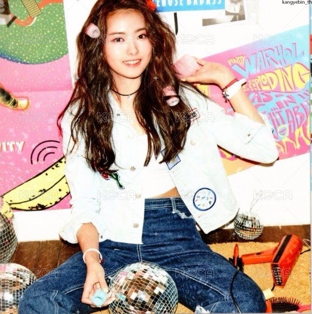 I.O.I 迷1 特別版 海報  背面