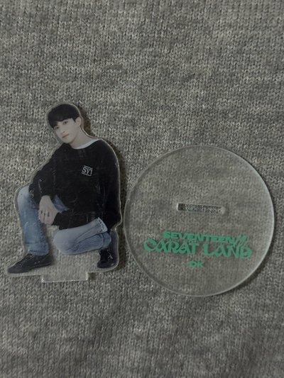 SEVENTEEN CARAT LAND