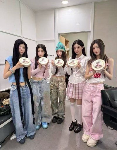 非現貨 illit yzy 3.0 幸運卡 -minju、wonhee、iroha、moka、yunah