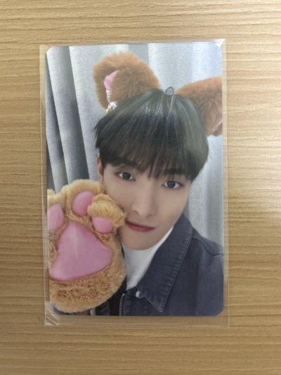 ATEEZ金弘中🐿️「貓爪」