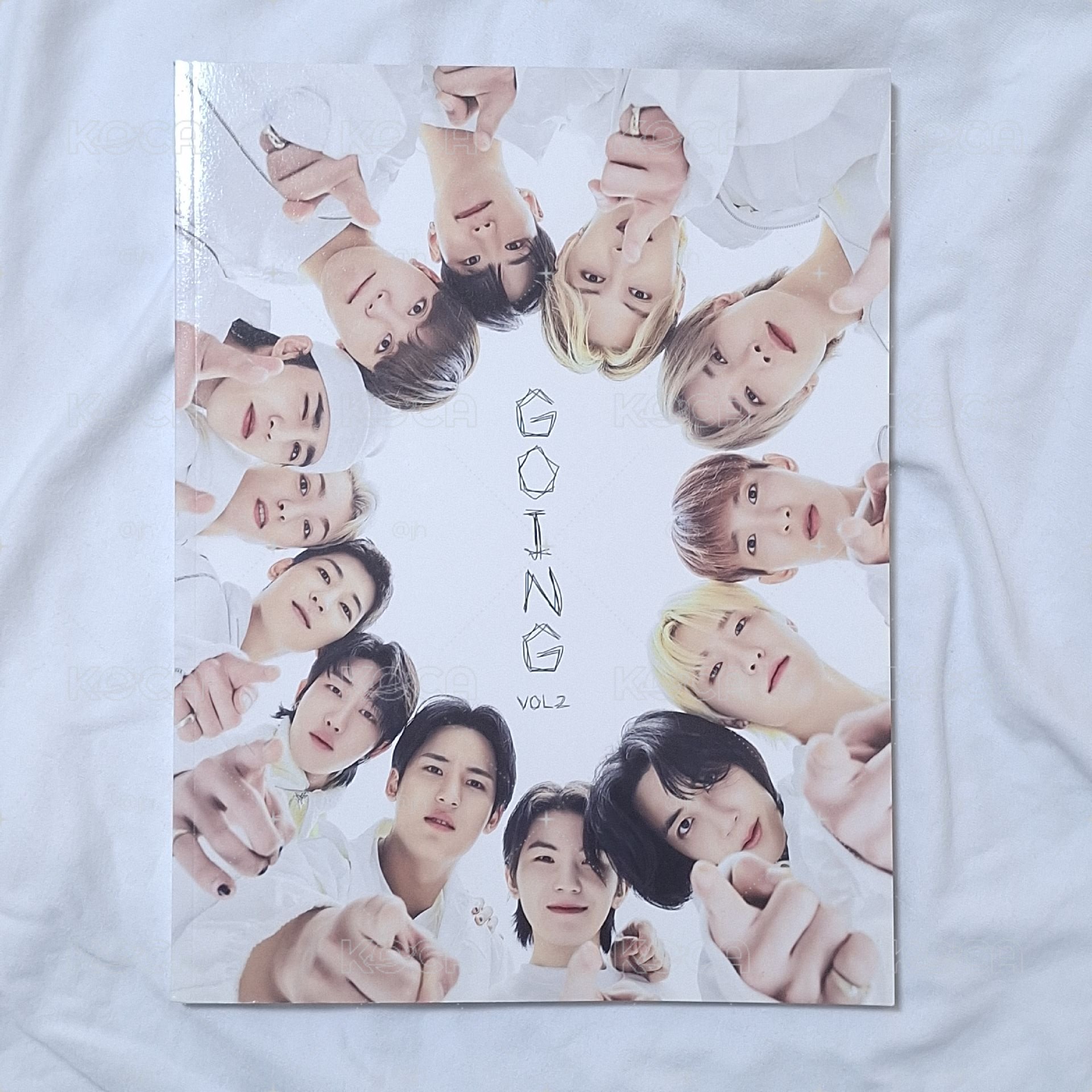 🔵 GOING 2.0 雜誌*1 含黑白兩套卡