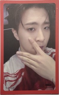 Eyes On You 專輯卡 