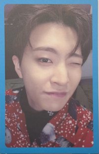 Eyes On You 專輯卡 