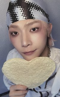 BTL yzy 2.0 幸運卡 