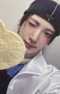 BTL yzy 2.0 幸運卡 