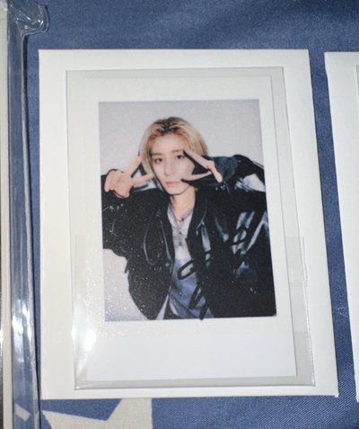 費加羅雜誌（含海報） 兩版+拍立得