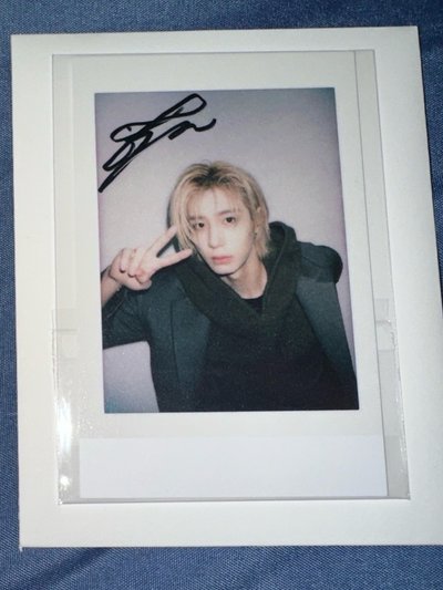 費加羅雜誌（含海報） 兩版+拍立得