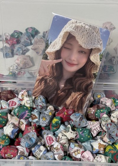 idle 年曆am特典卡 戳臉妮