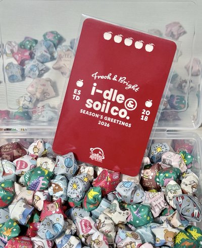 idle 年曆sr特典卡 驚訝比五娟