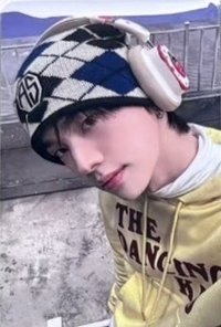 Play Hard yzy 1.0 簽售卡 