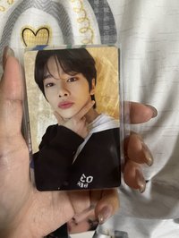 還很害羞的年輕忙內