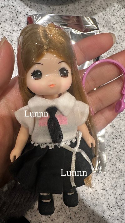 illit 娃全專school girl/僅拆開過/現貨