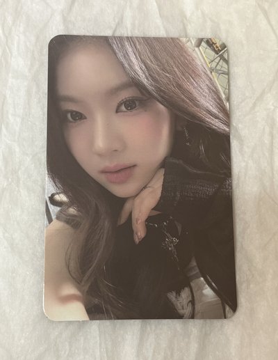 STAYC ISA 2024 年曆莎
