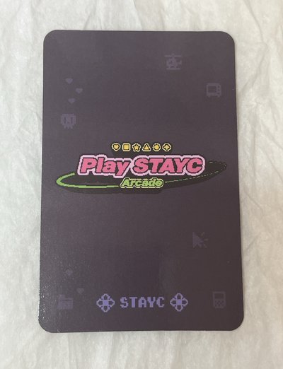 STAYC ISA 2024 年曆莎