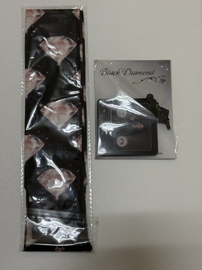 李惠利snackpaper黑版小卡綁四盒大盒巧克力（二已拆 二未拆）