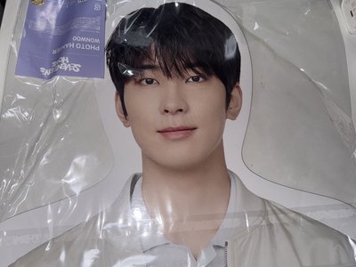 SEVENTEEN 演唱會卡包卡,Home圓佑衣架,圓佑6月特別版「Harper’s bazaar」雜誌