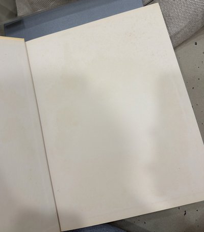 TWICE Yes I am Tzuyu 1st photobook黃版（無小卡）