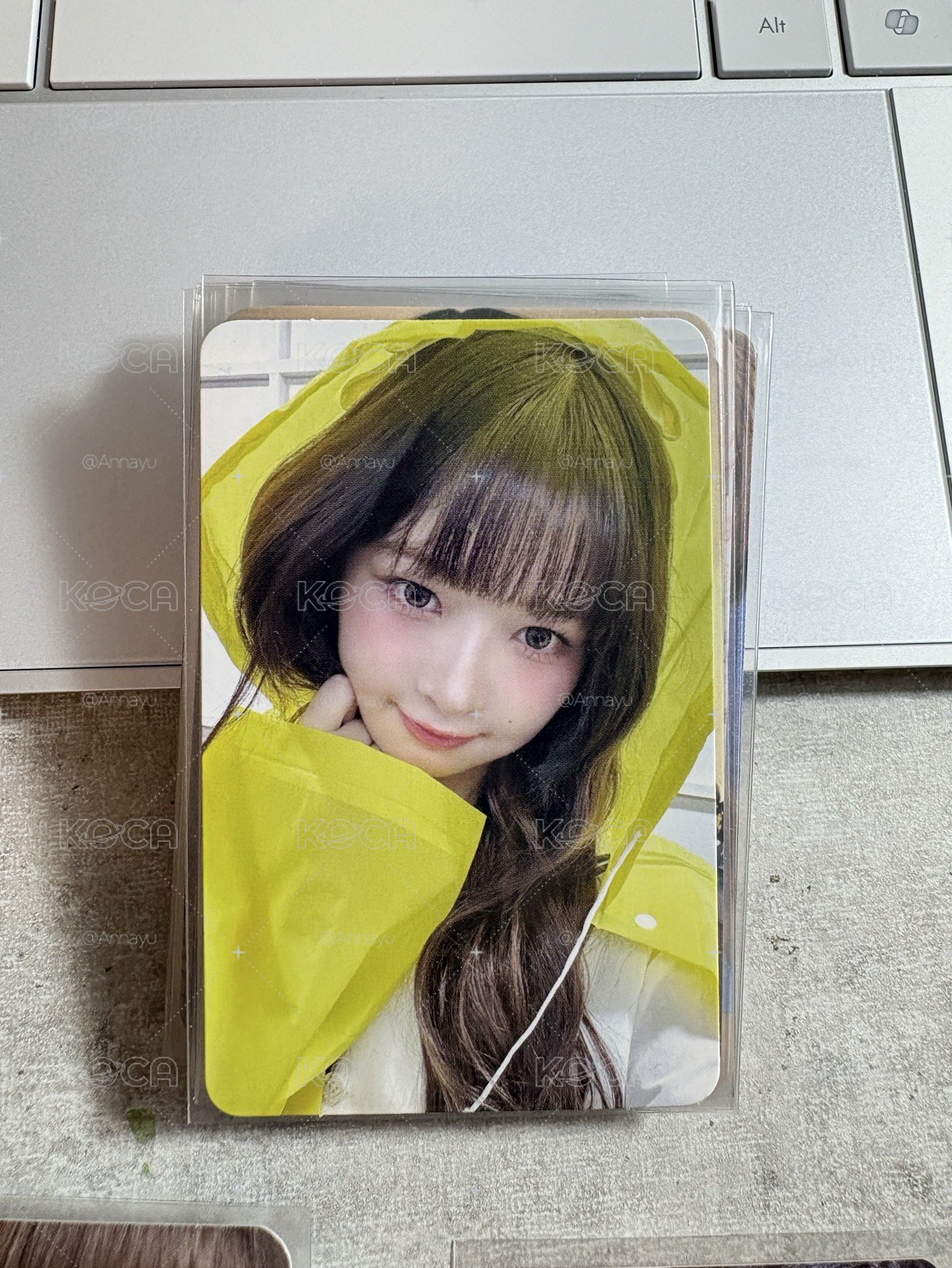 雨衣怜