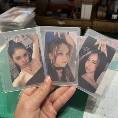 VIVIZ 迷你三 VarioUS SW簽售卡 銀河 信飛 嚴智