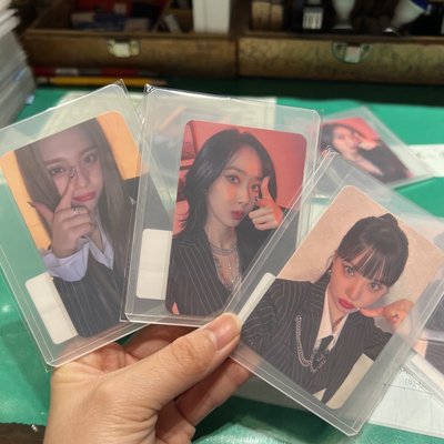 VIVIZ 迷你三 VarioUS DMM簽售卡 銀河 信飛 嚴智