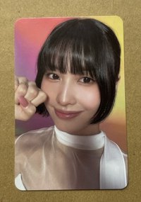 MOMO(右)正面微瑕