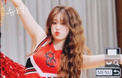 i-dle舒華 啦啦隊造型未公開親簽拍立得