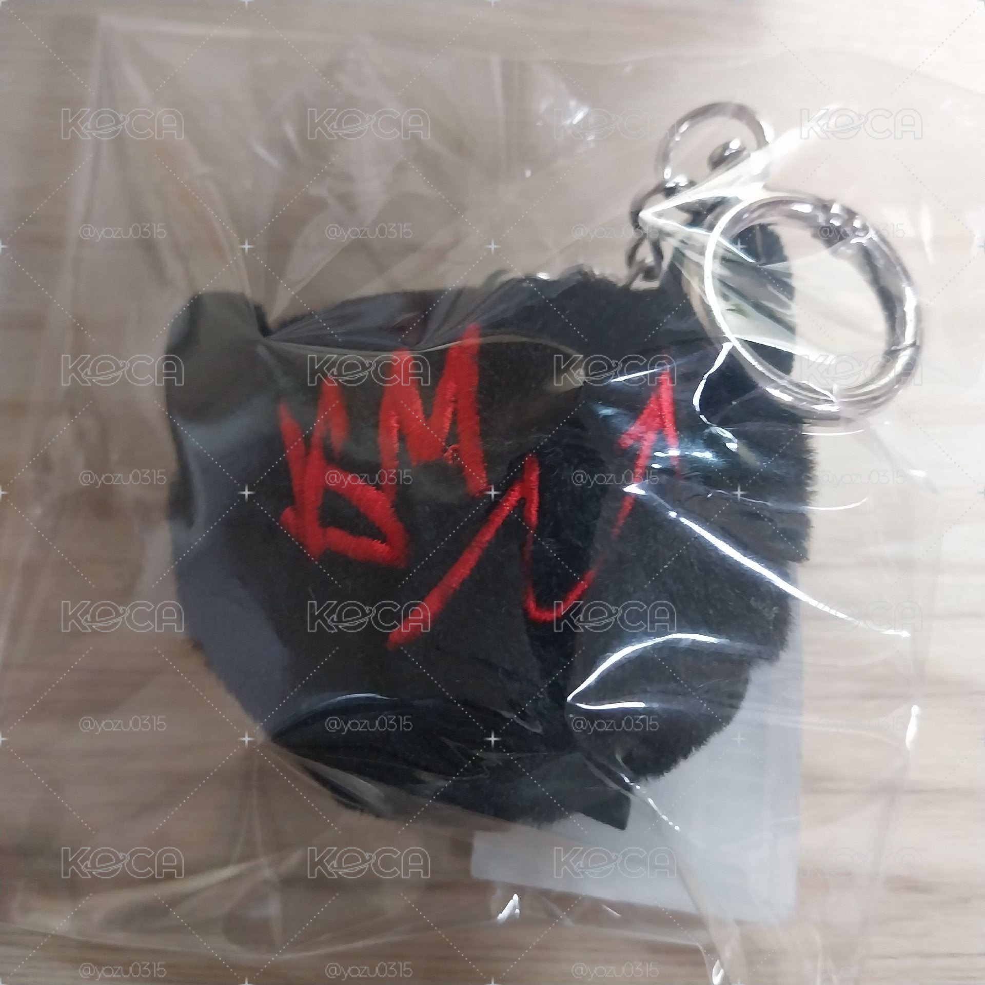 PSYCHO 黑色毛絨球吊飾