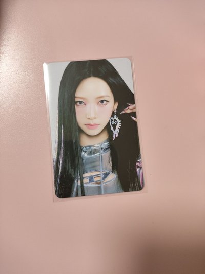 Karina 官拍