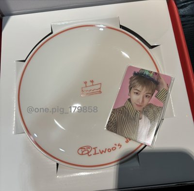 哩嗚 宰鉉 雲鶴生日盤（含卡） 送自購盤架 