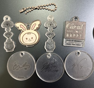 成員吊飾（皆未撕膜，全收送珠鏈）