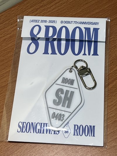 星 七週年 8ROOM 鑰匙圈 含卡