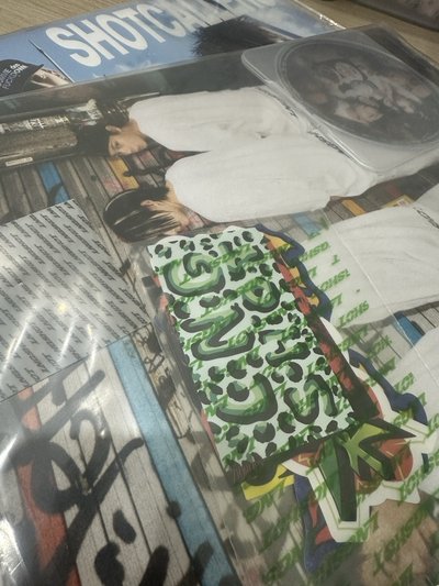 LNGSHOT 雜誌專 空專（無小卡、成員貼紙）