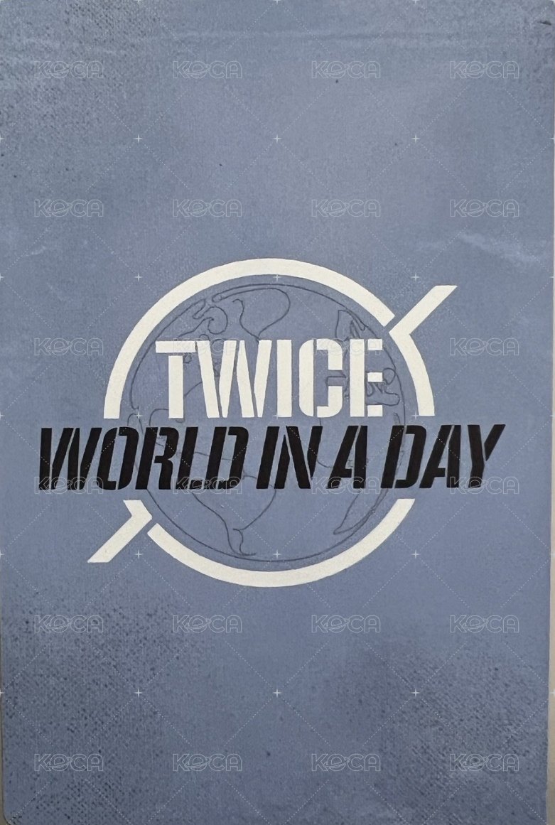 World in a Day 周邊卡  背面