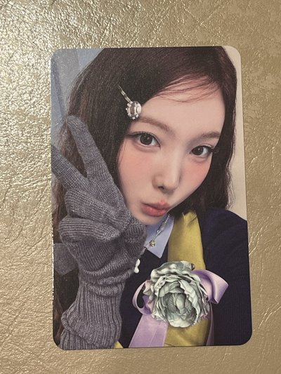 The Story Goes On專輯卡