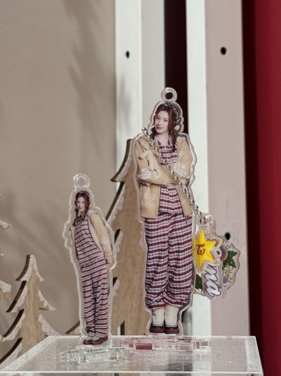 2025冬日快閃 立牌 Sana聖誕吊飾立牌