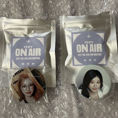 ITZY 2025FM ON AIR 隨機徽章 有娜 彩領