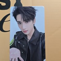 嚴浩翔伸手普卡