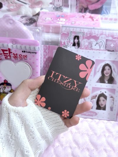 ITZY  彩領 特別版專卡