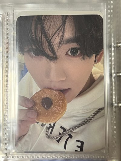 ZB1 who made this 回歸秀 甜甜圈卡 整套