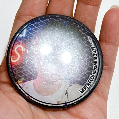 Seventeen 22museum 徽章 尹淨漢