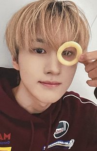 正規一 km 簽售卡 