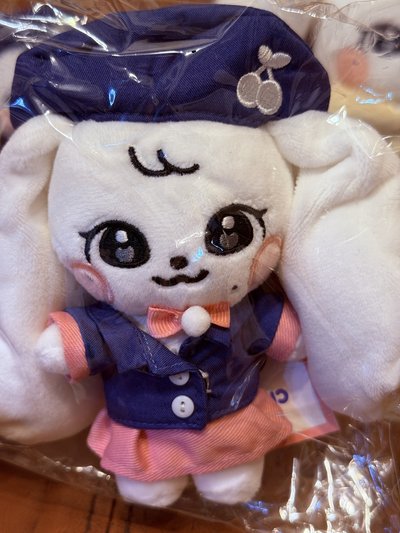 張員瑛 校服吊飾玩偶