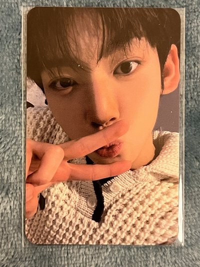 ZB1韓維辰 浪漫皇冠 衣服卡嘟嘴