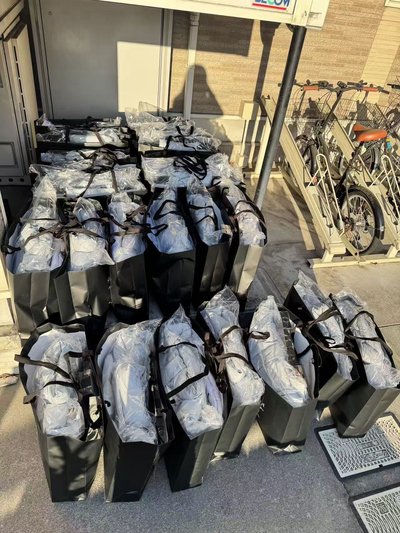 MISAMO試聽會入場卡跟週邊商品