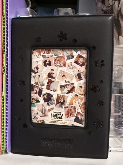 SEVENTEEN HOLIDAY護照套