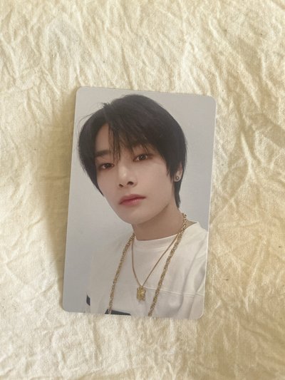 忙內on top 아기빵 I.N 